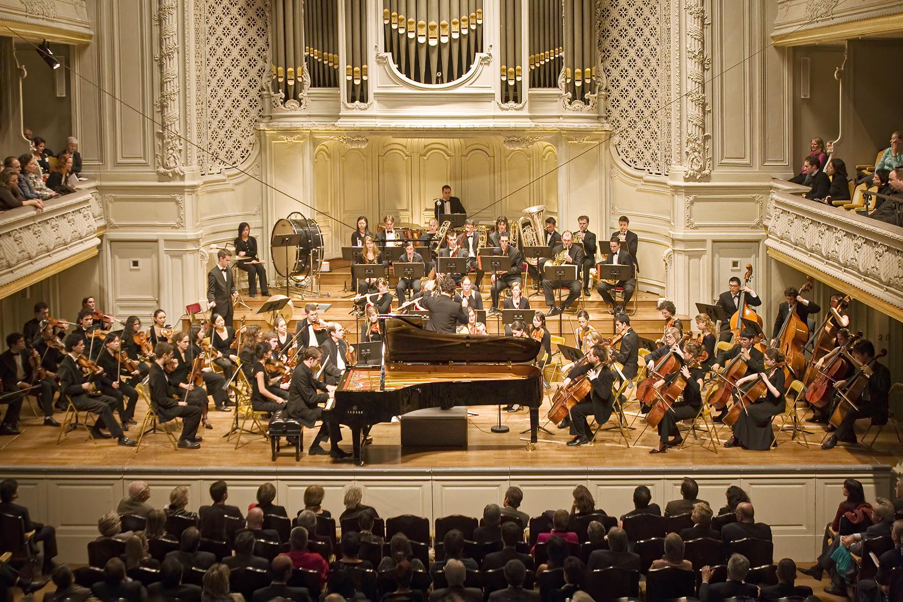 Salle Gaveau, Paris — Rachmaninoff’s Second Piano Concerto with the Paris Conservatoire Orchestra, conducted by Pierre-Michel Durand.